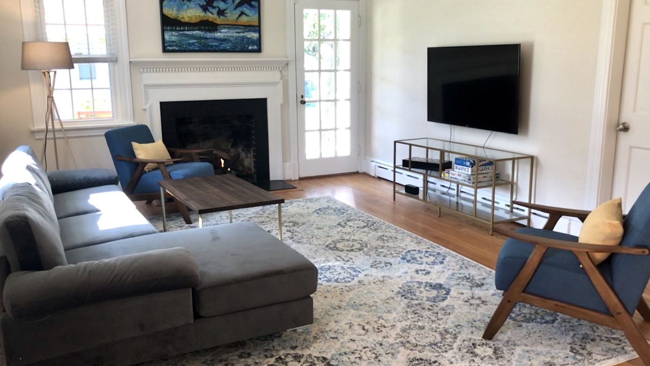 Photo of Livingroom in Weems
