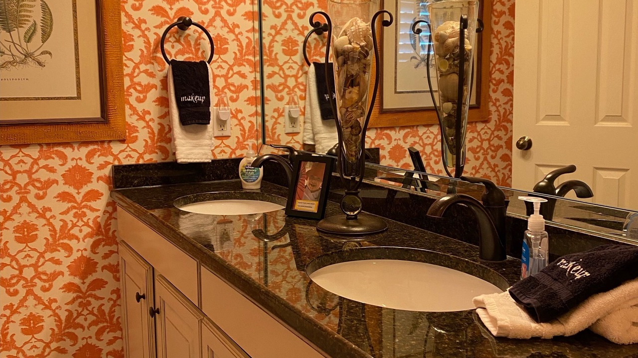 Photo of Bathroom in Holiday Isle