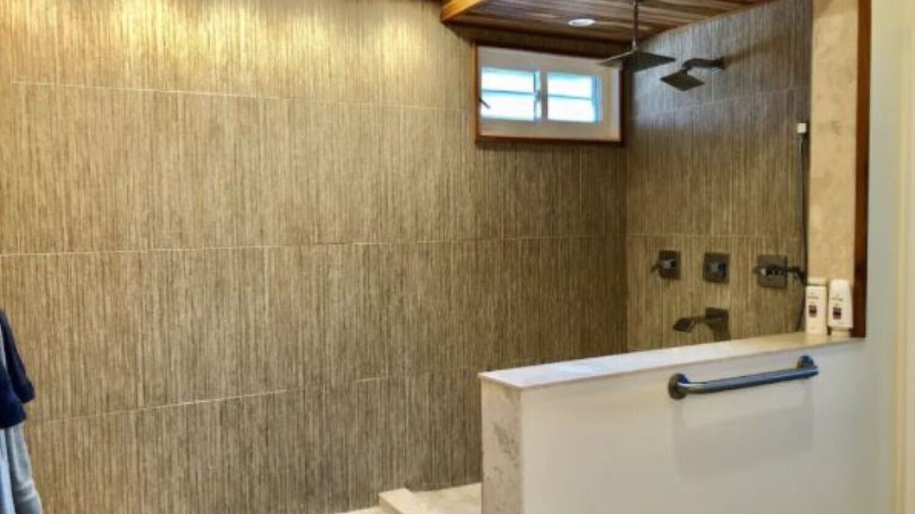 Photo of Bathroom in Orlando Beach