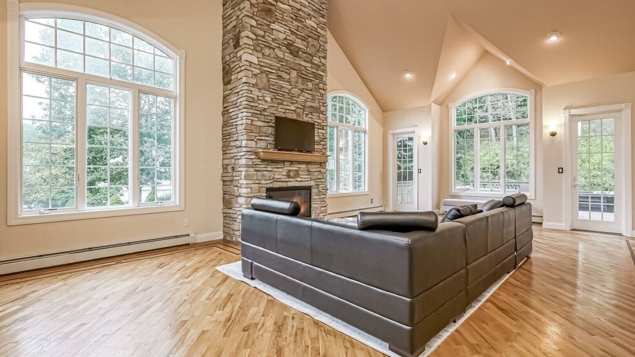 Photo of Livingroom in Stony Point