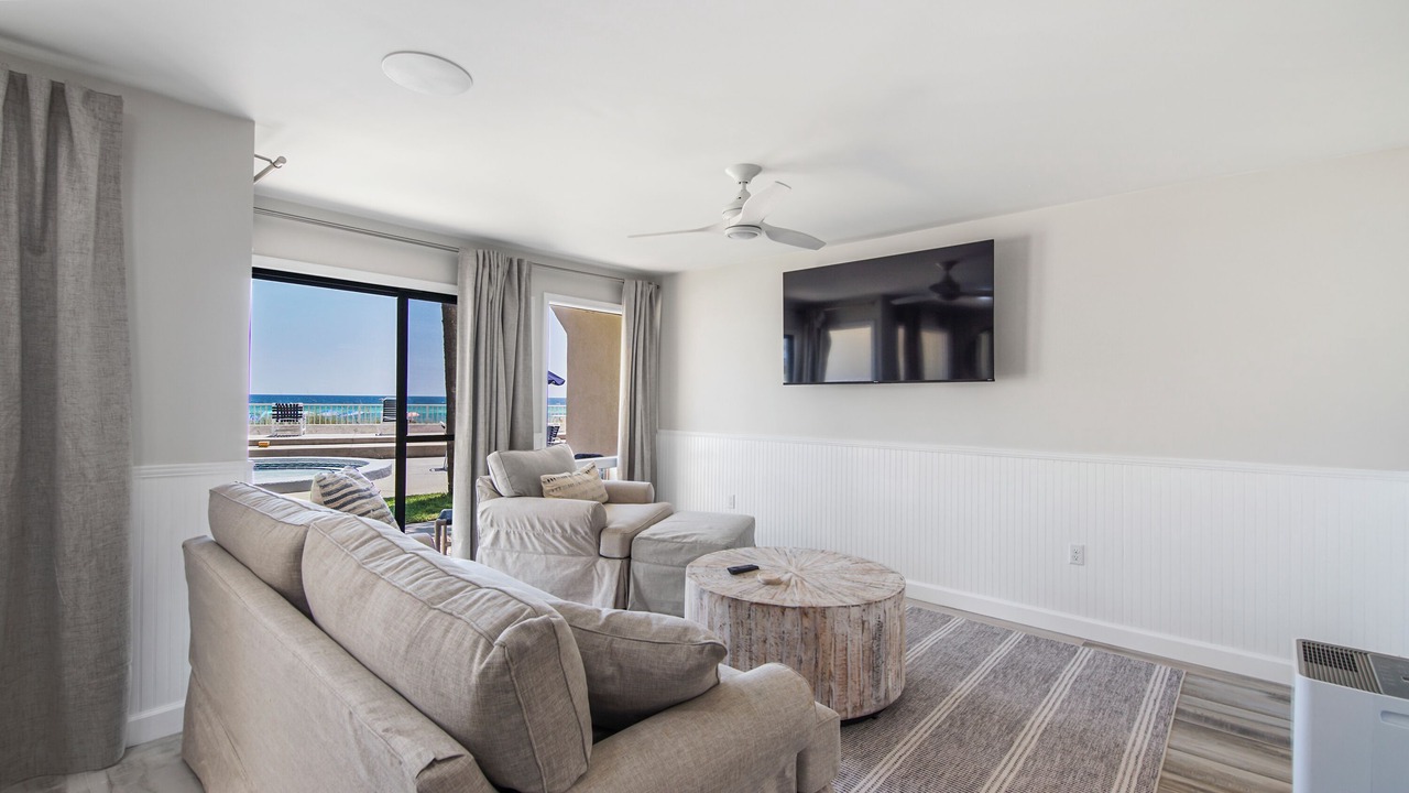 Photo of Livingroom in Fort Bay