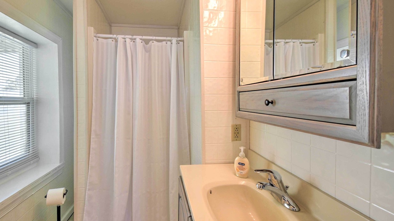 Photo of Bathroom in Deltaville