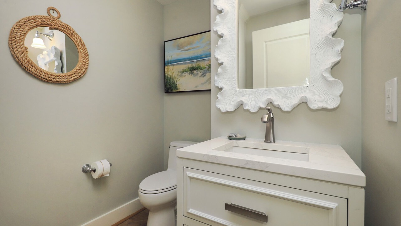 Photo of Bathroom in Gulf District