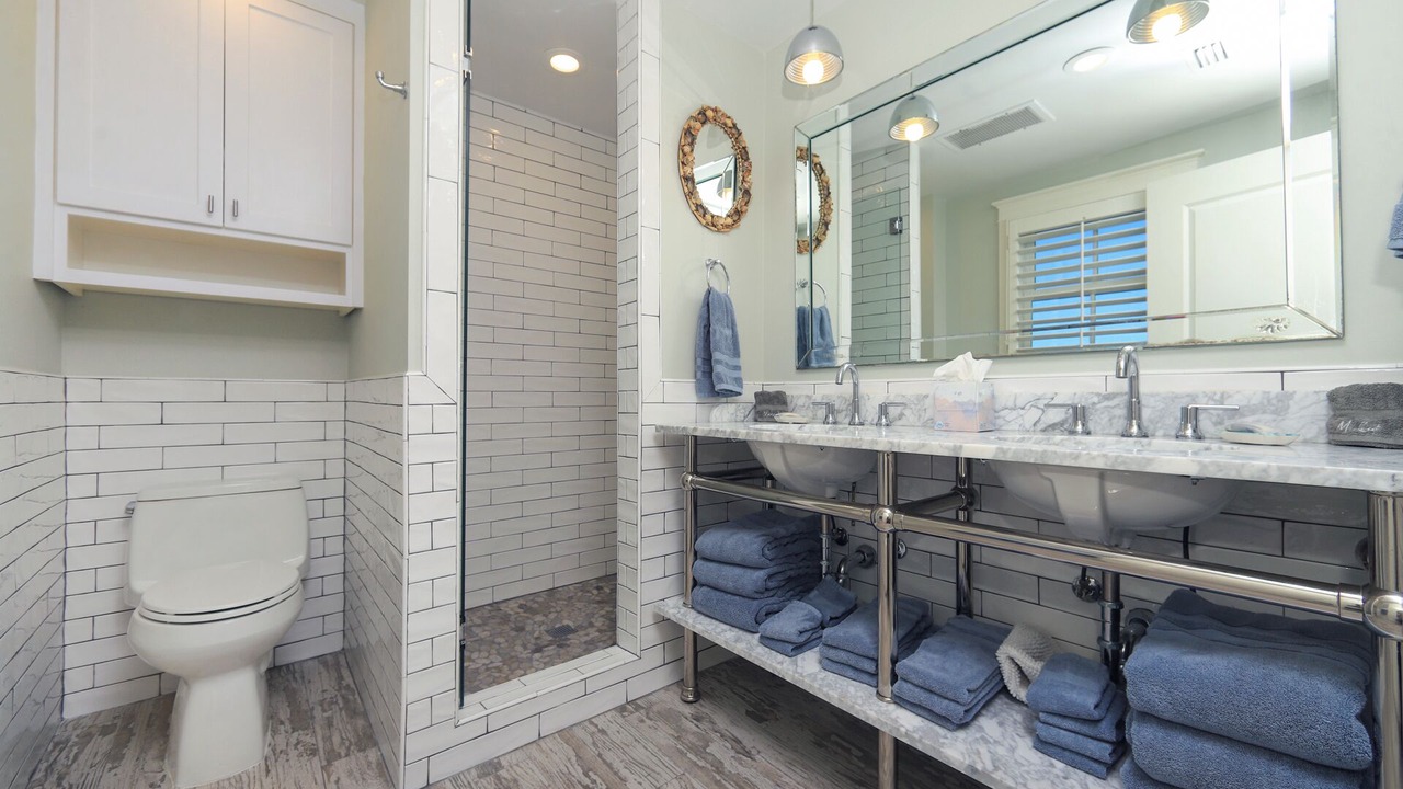 Photo of Bathroom in Gulf District