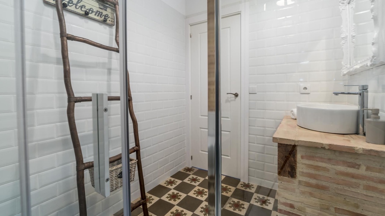 Photo of Bathroom in Ruzafa