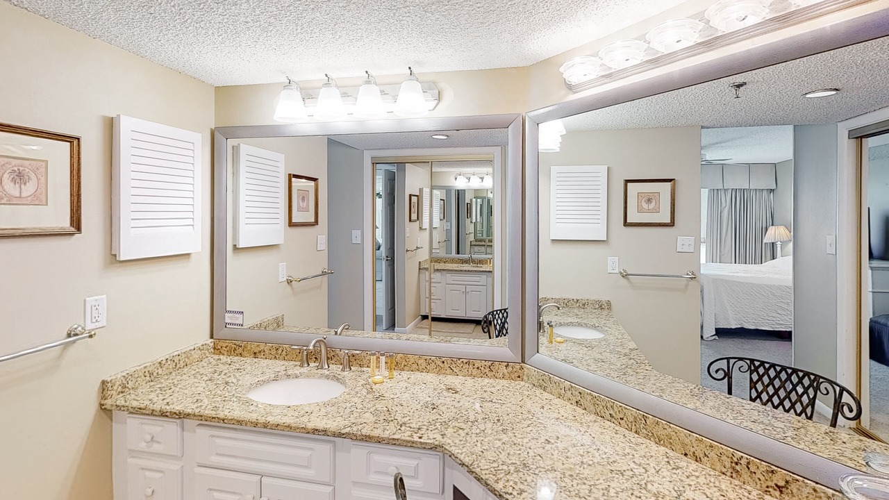 Photo of Bathroom in Holiday Isle