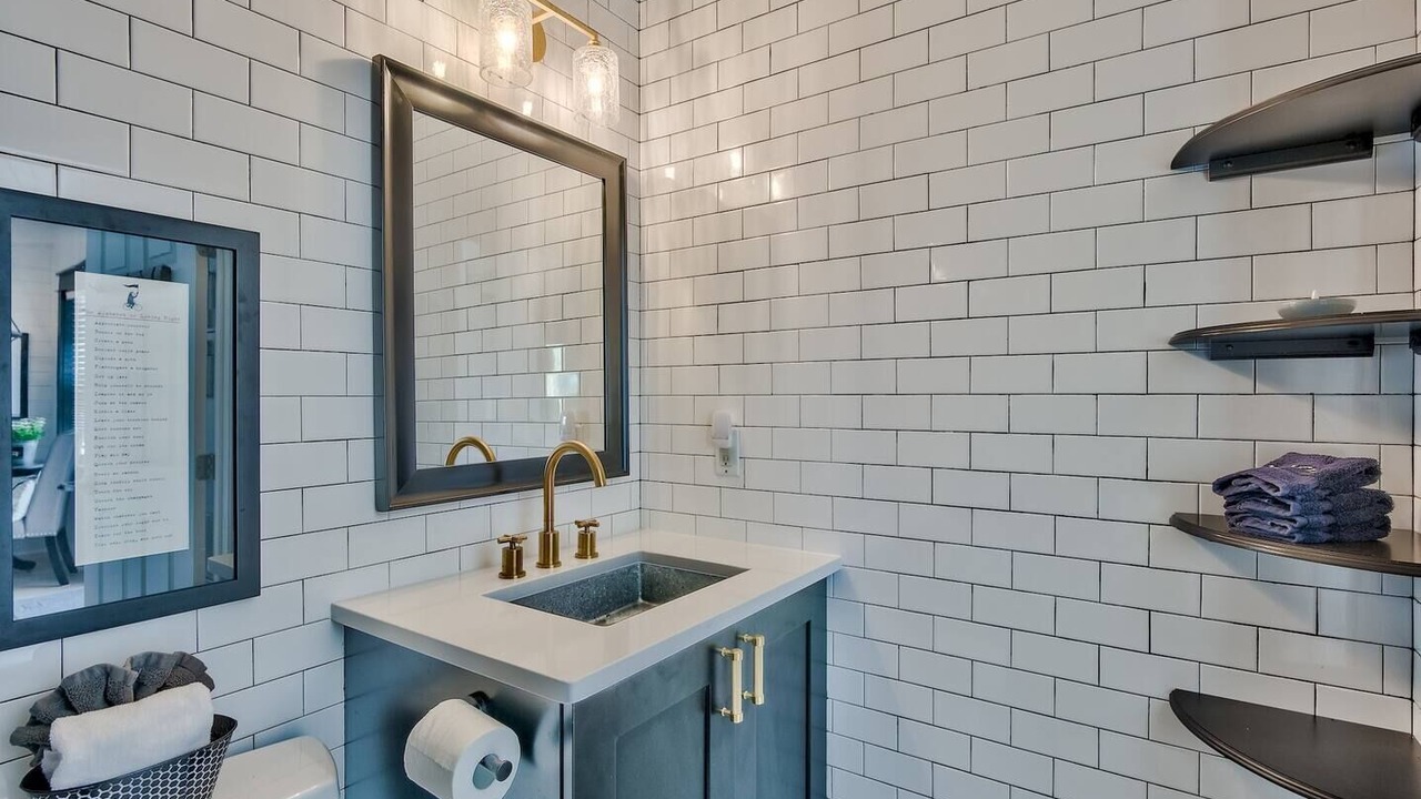Photo of Bathroom in Gulf Place