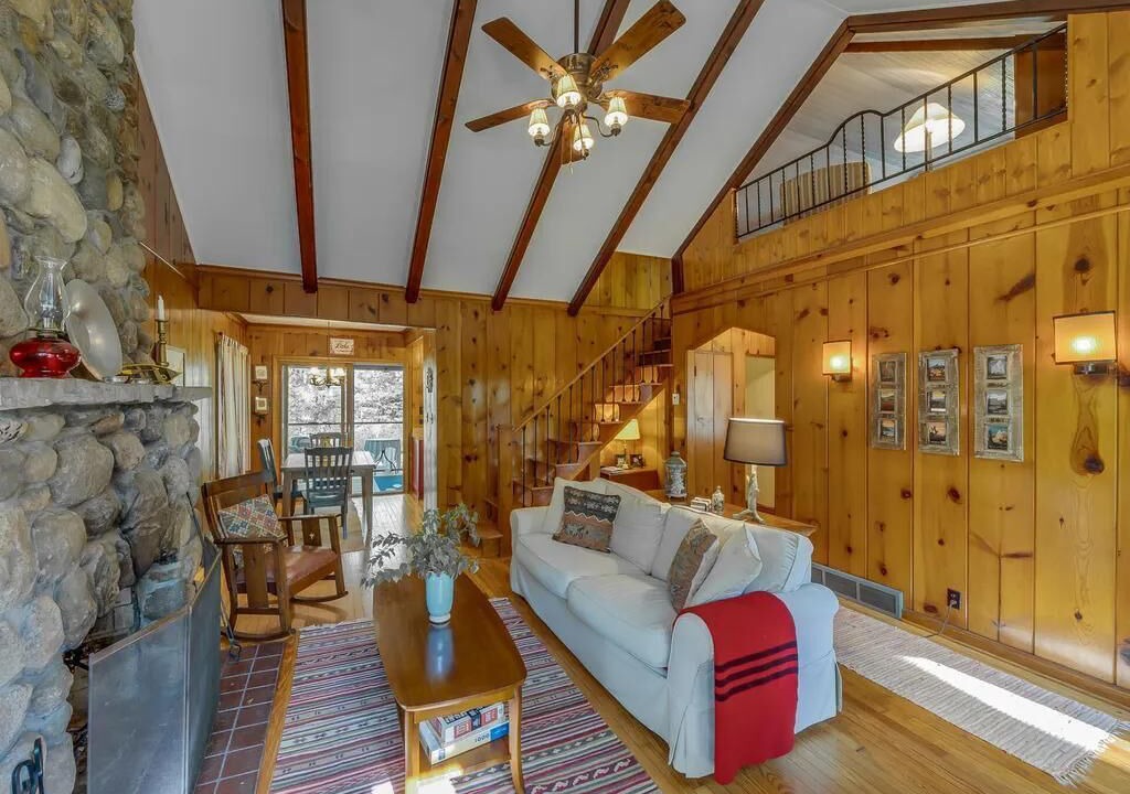 Photo of Livingroom in Michiana Shores