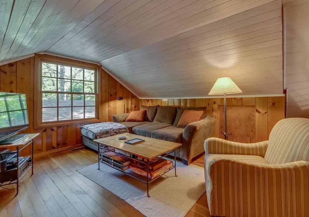 Photo of Livingroom in Michiana Shores