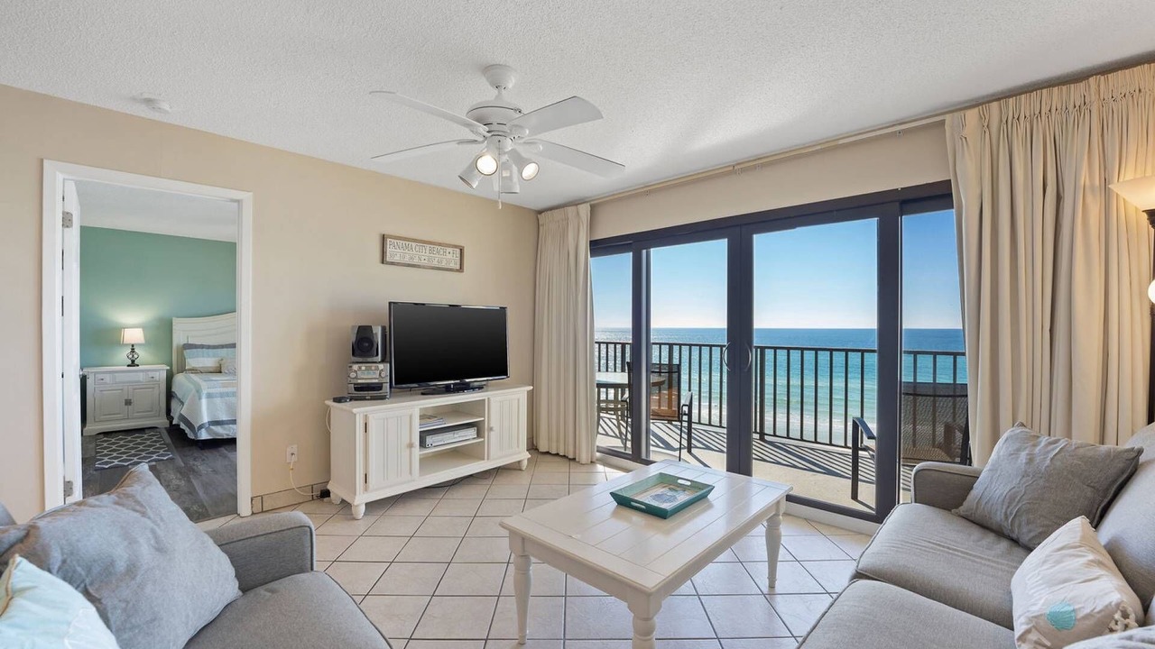 Photo of Livingroom in Lower Grand Lagoon