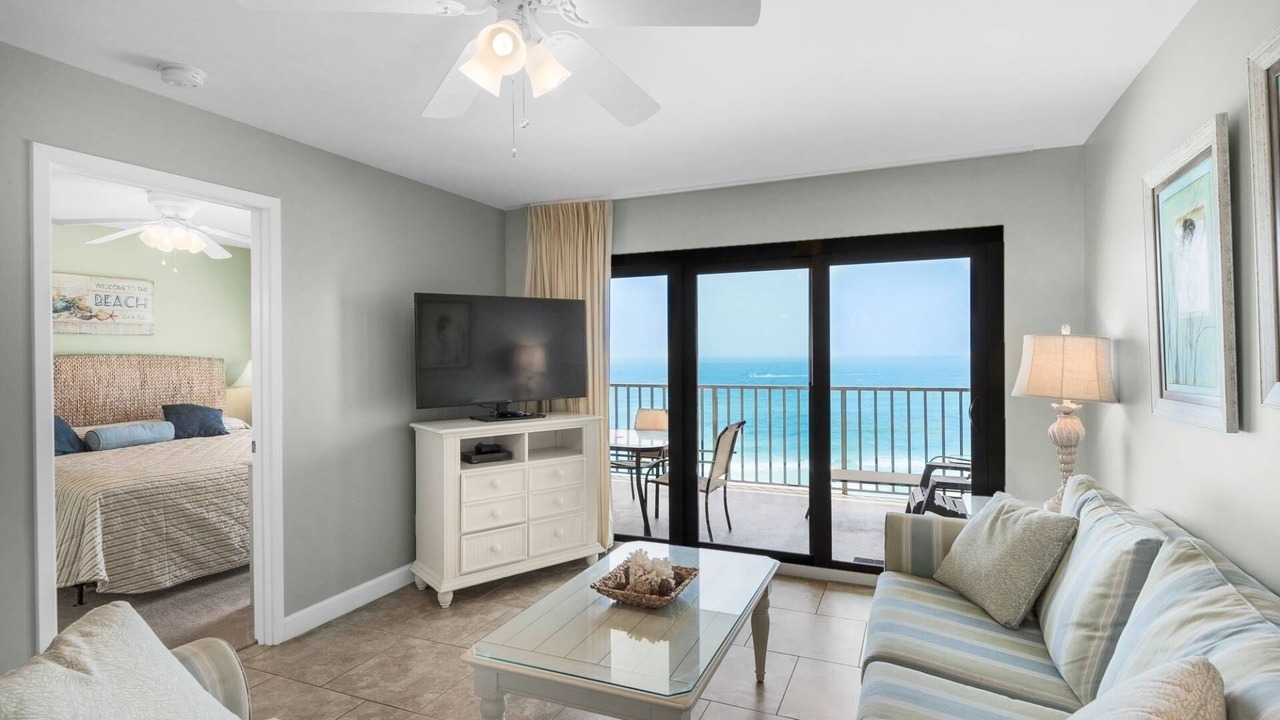 Photo of Livingroom in Lower Grand Lagoon