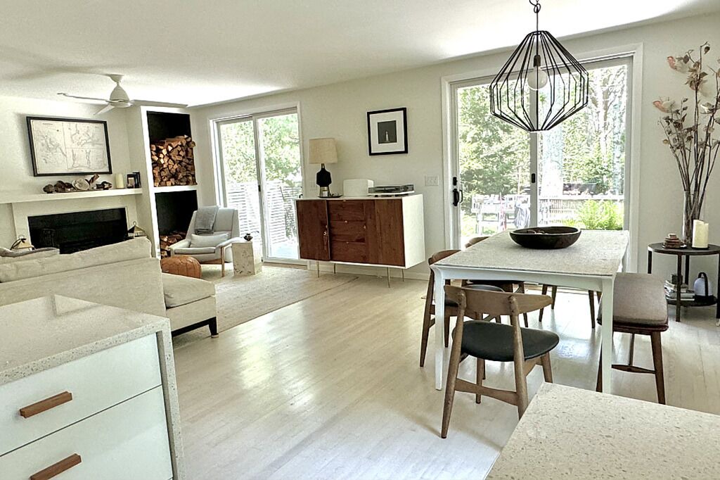 Photo of Livingroom in Mattituck