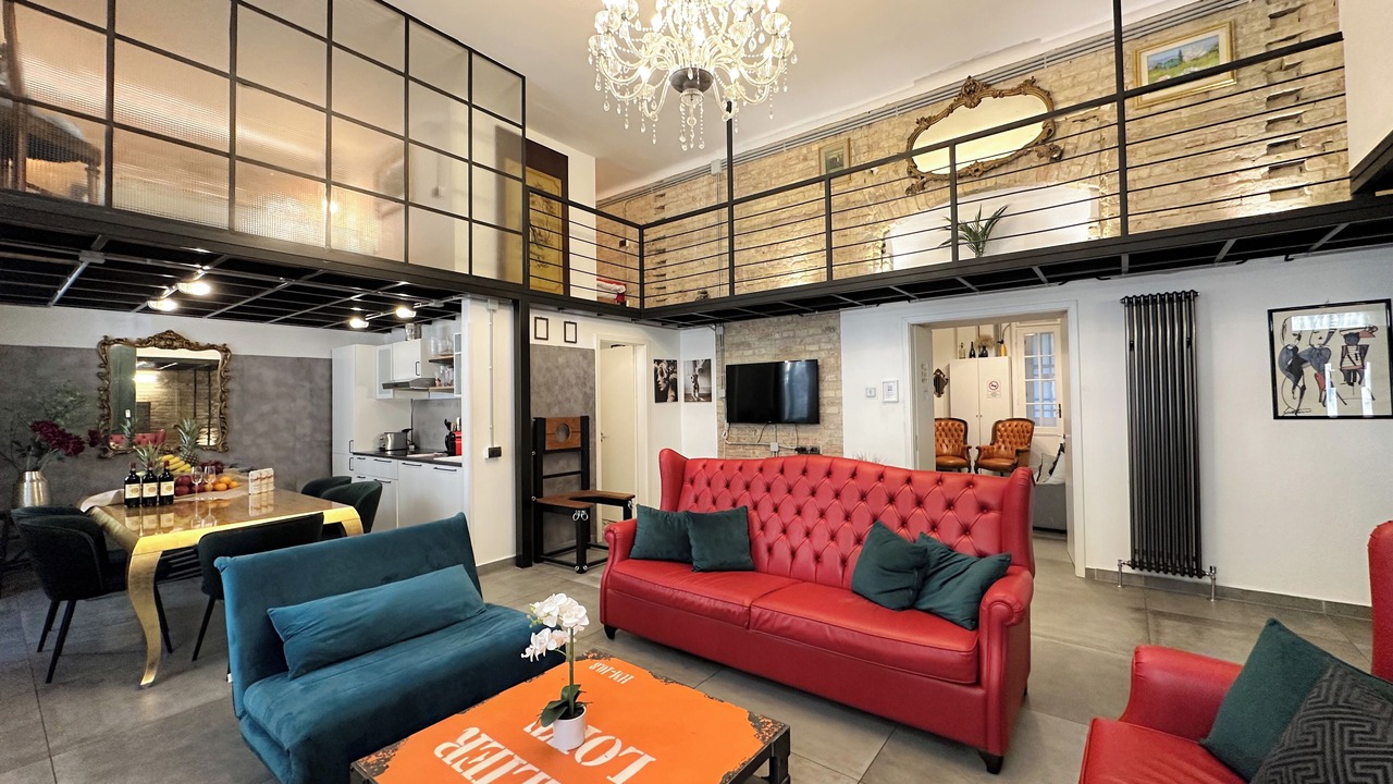 Photo of Livingroom in Palace District