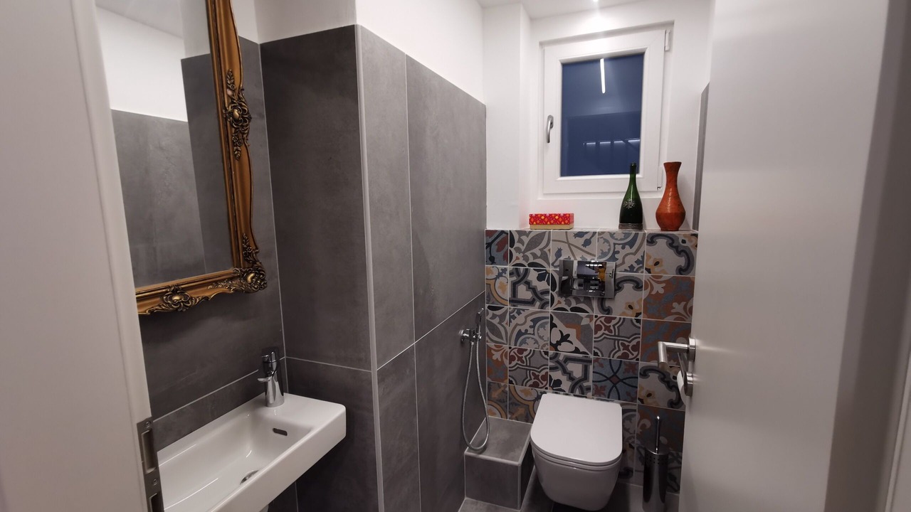 Photo of Bathroom in Palace District