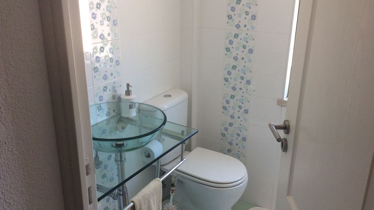 Photo of Bathroom in Almada