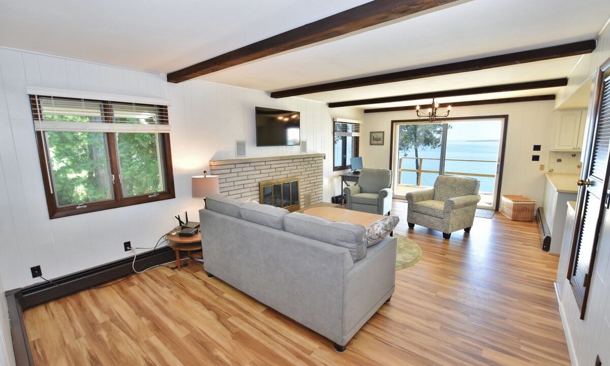 Photo of Livingroom in Suttons Bay