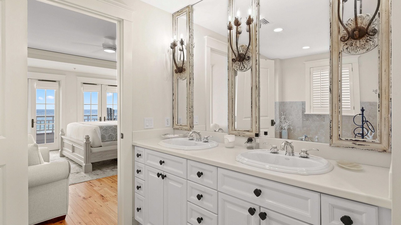 Photo of Bathroom in Gulf District