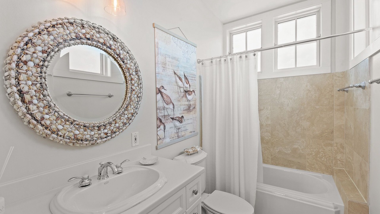 Photo of Bathroom in Gulf District
