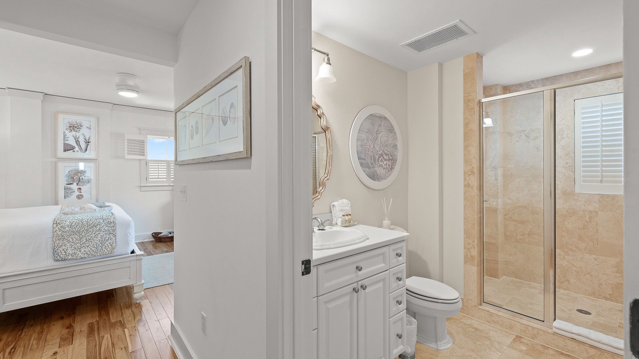 Photo of Bathroom in Gulf District