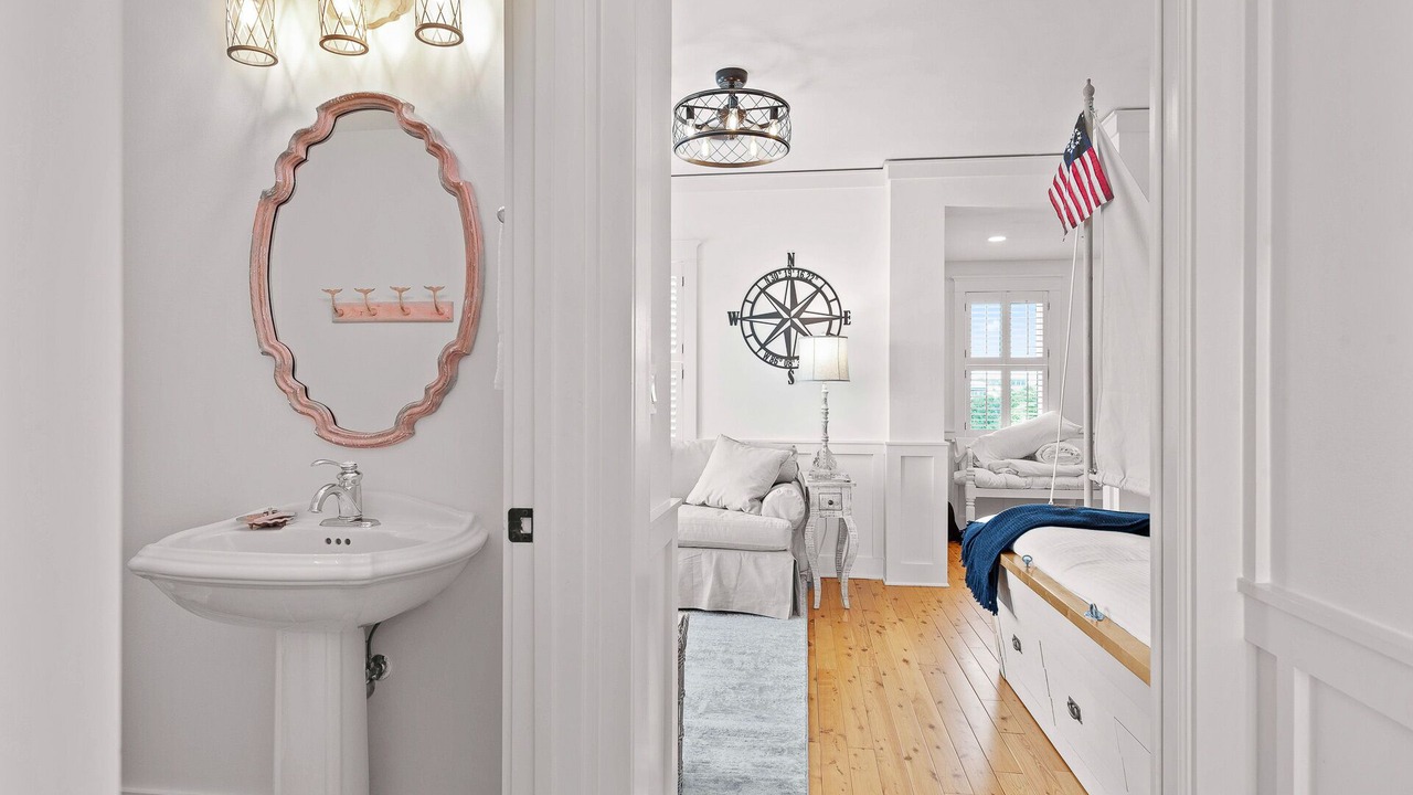 Photo of Bathroom in Gulf District