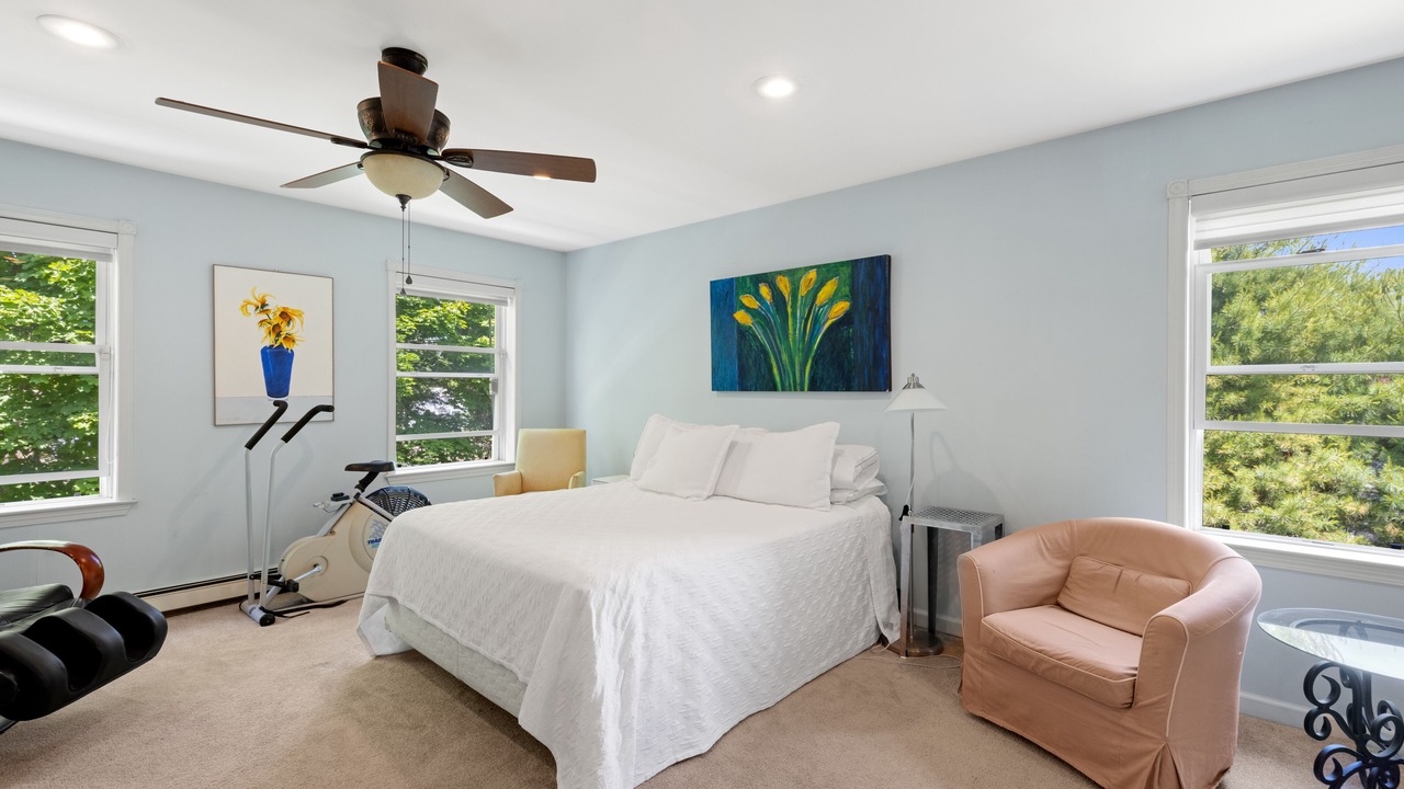 Photo of Bedroom in Speonk