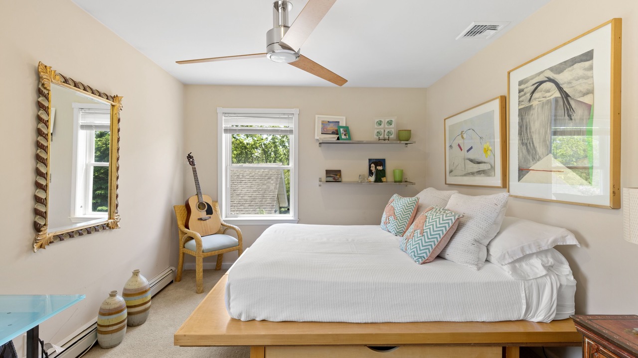 Photo of Bedroom in Speonk