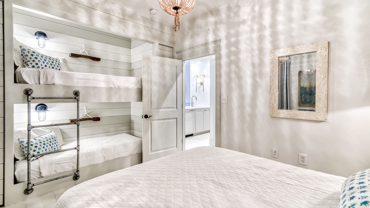 Photo of Bedroom in Treetop