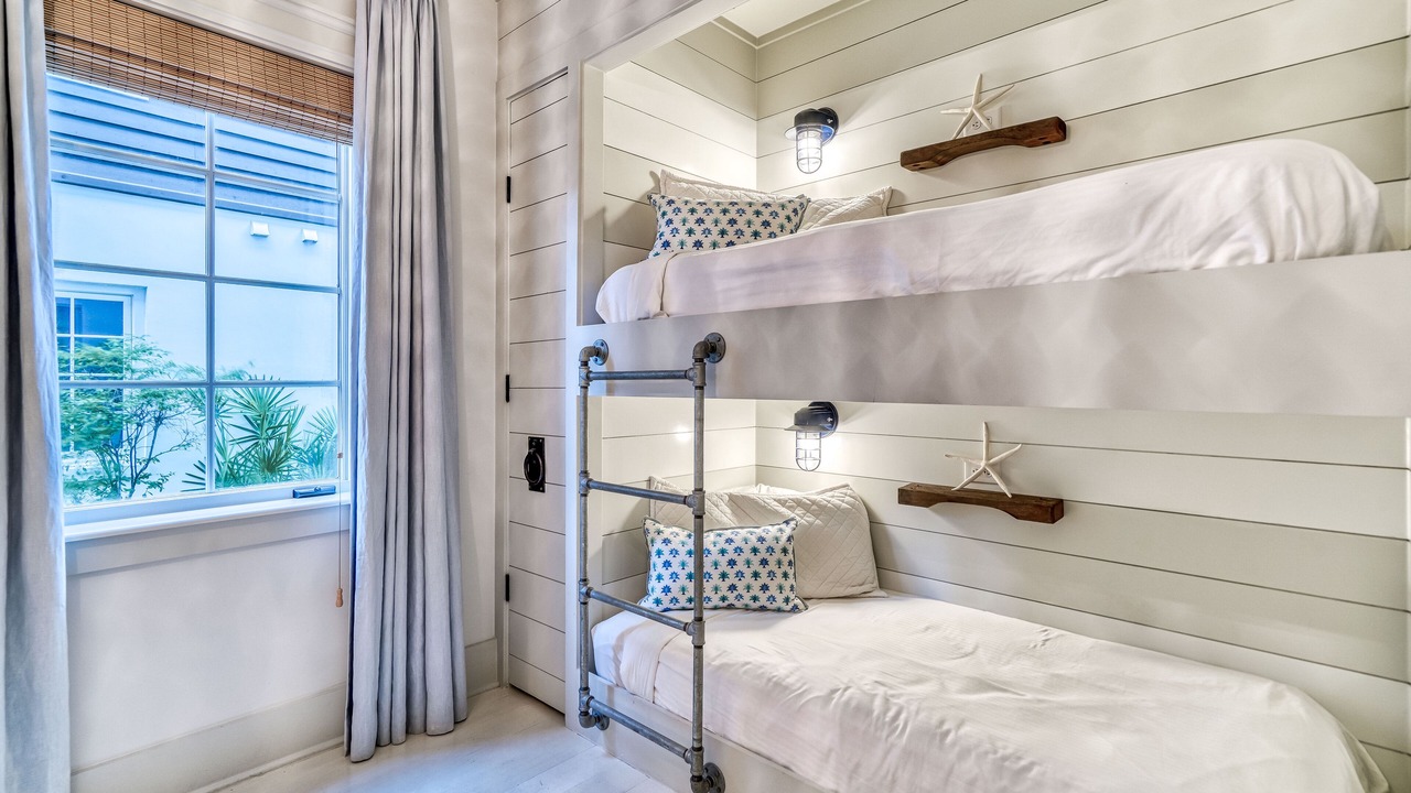 Photo of Bedroom in Treetop