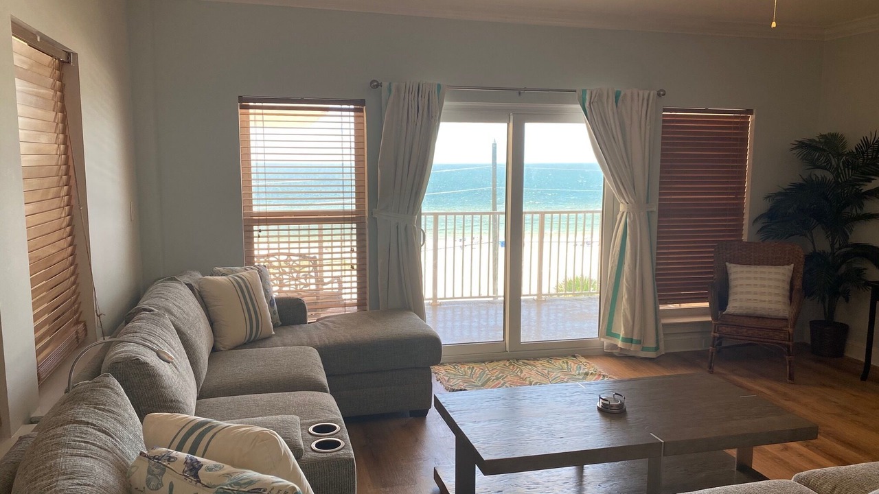 Photo of Livingroom in Mexico Beach