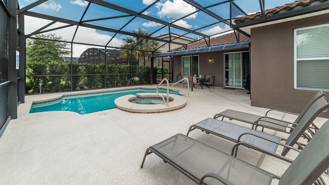 Photo of Outdoor in Loughman