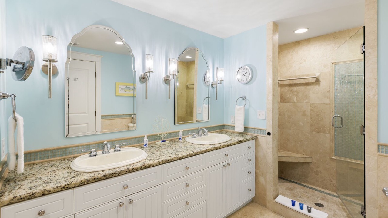 Photo of Bathroom in Gulf District