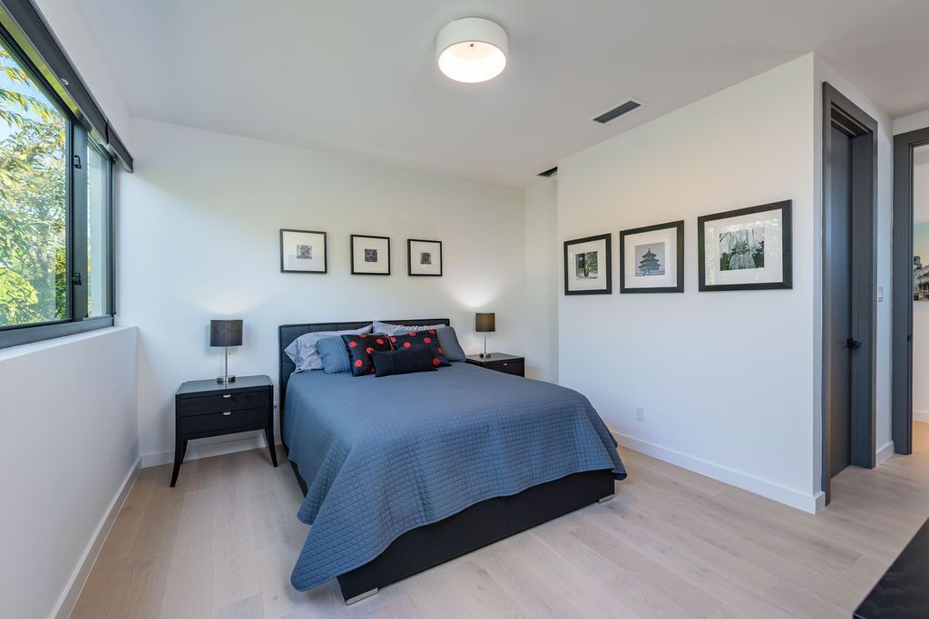 Photo of Others in Poinsettia Heights
