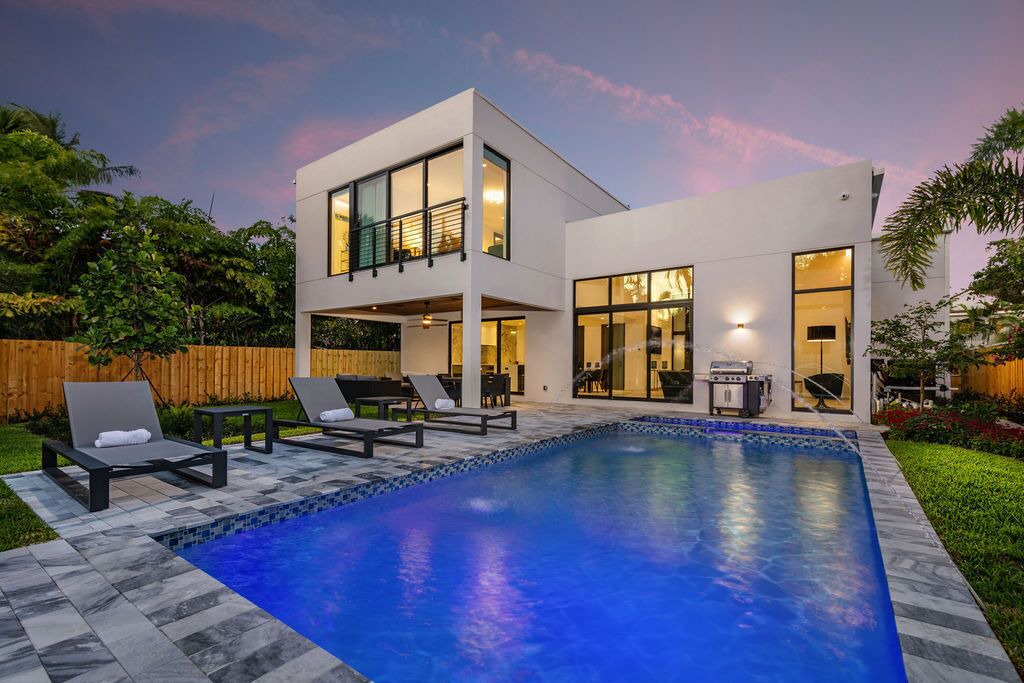 Photo of Outdoor in Poinsettia Heights