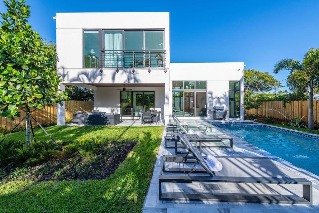 Photo of Outdoor in Poinsettia Heights