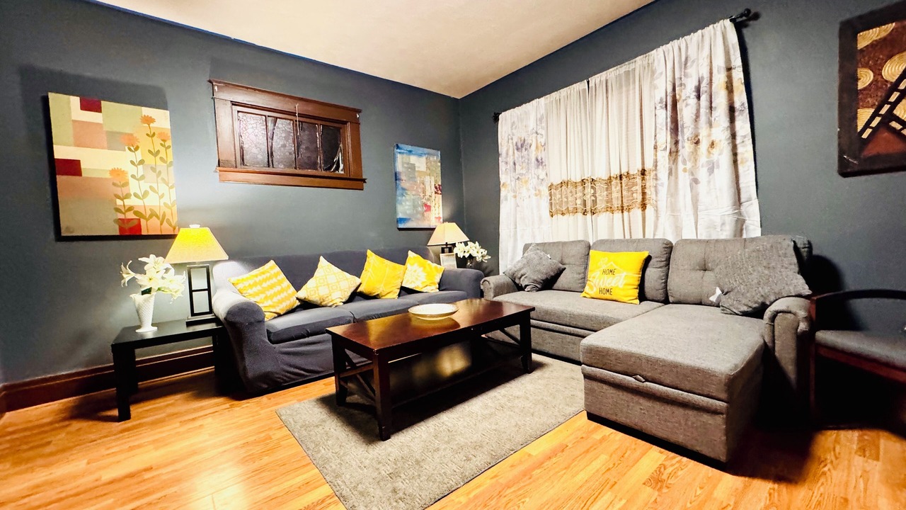 Photo of Livingroom in Niagara Falls