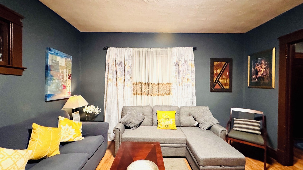 Photo of Livingroom in Niagara Falls