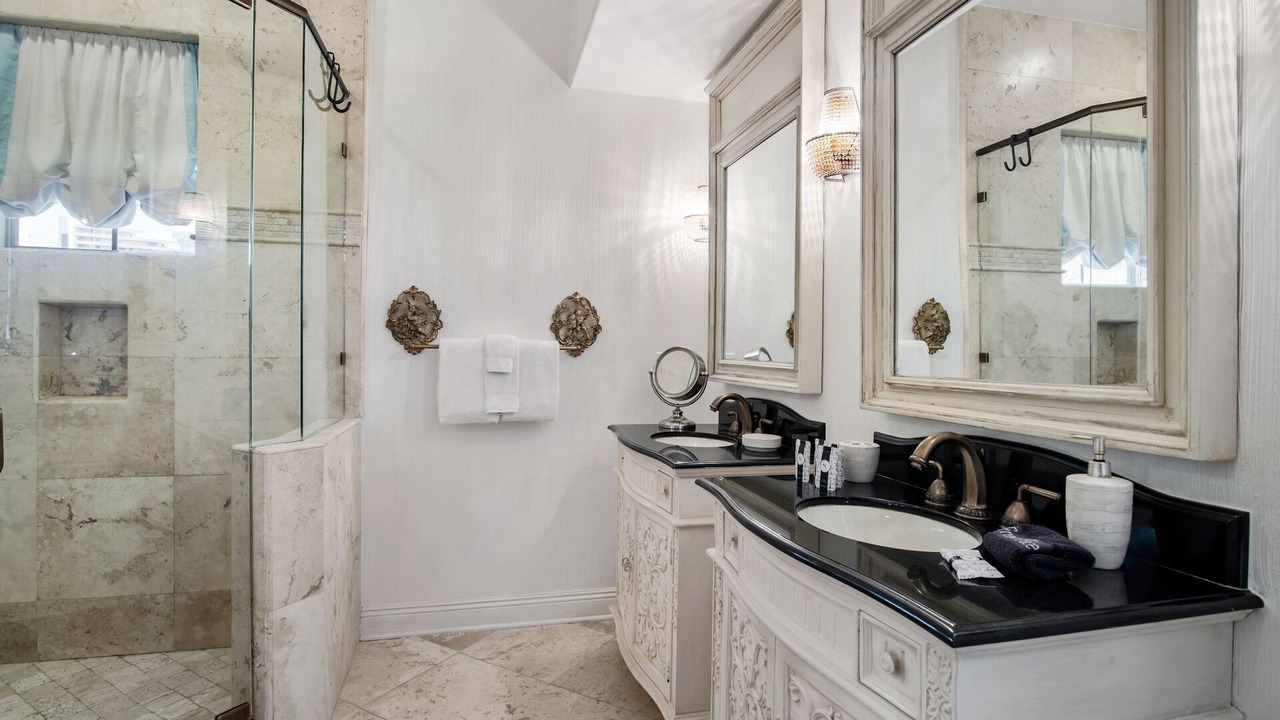 Photo of Bathroom in St. Tropez