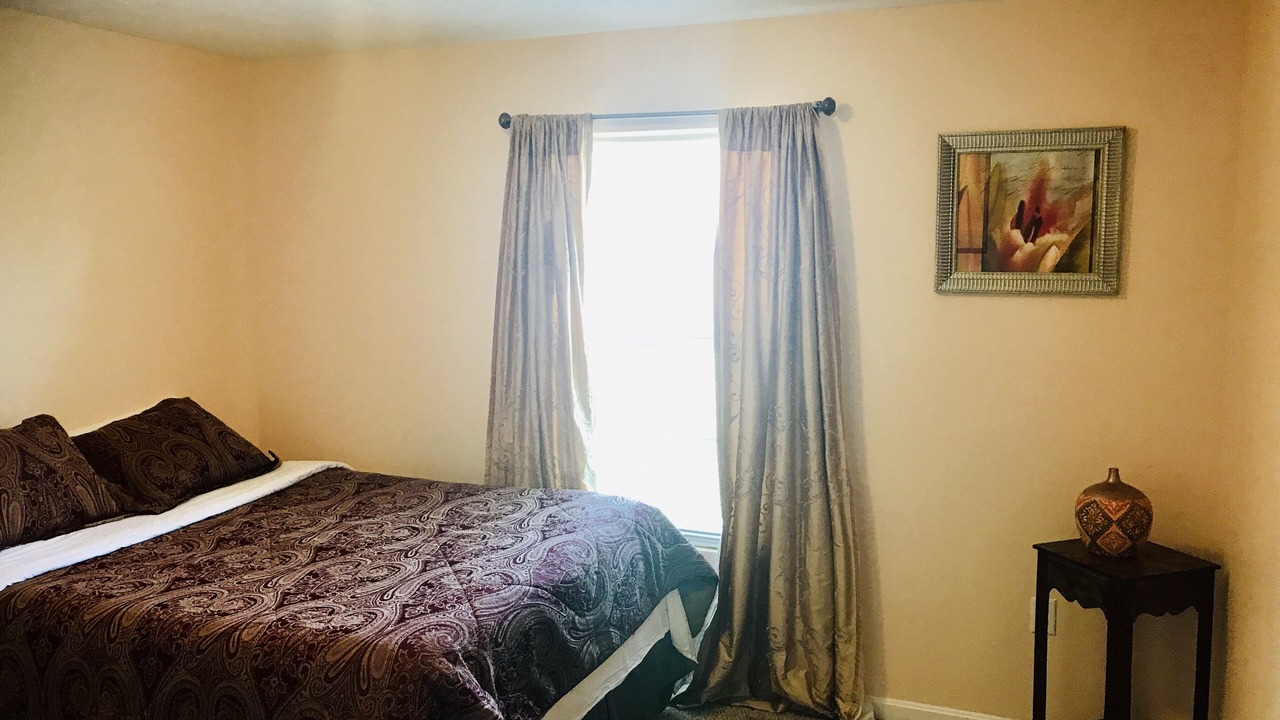 Photo of Bedroom in Speed