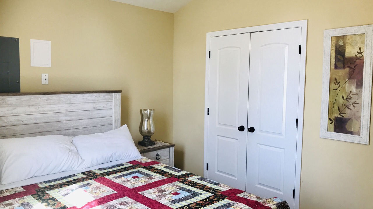 Photo of Bedroom in Speed
