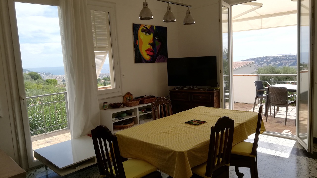 Photo of Livingroom in Gairaut