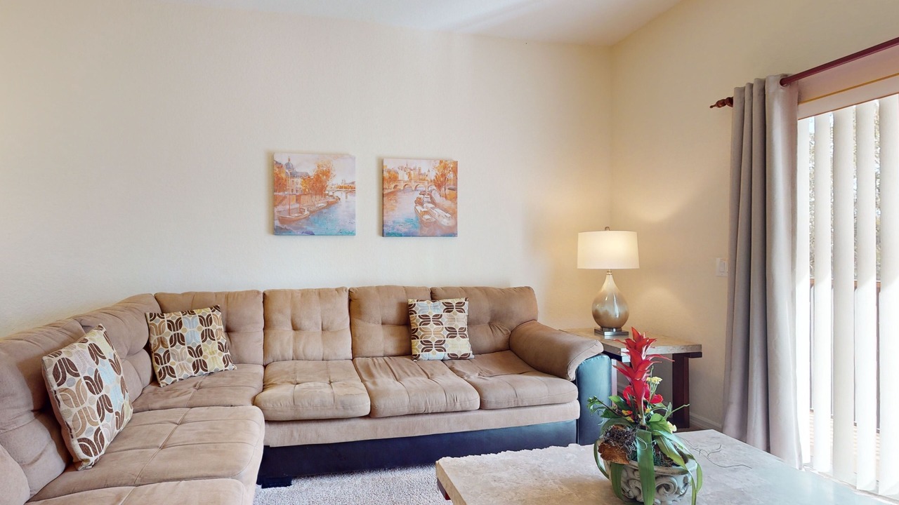 Photo of Livingroom in Bahama Bay