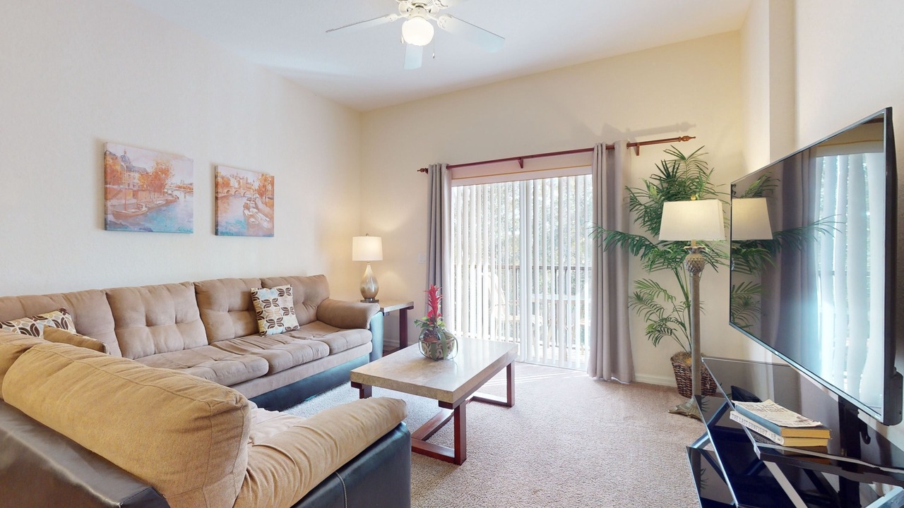Photo of Livingroom in Bahama Bay