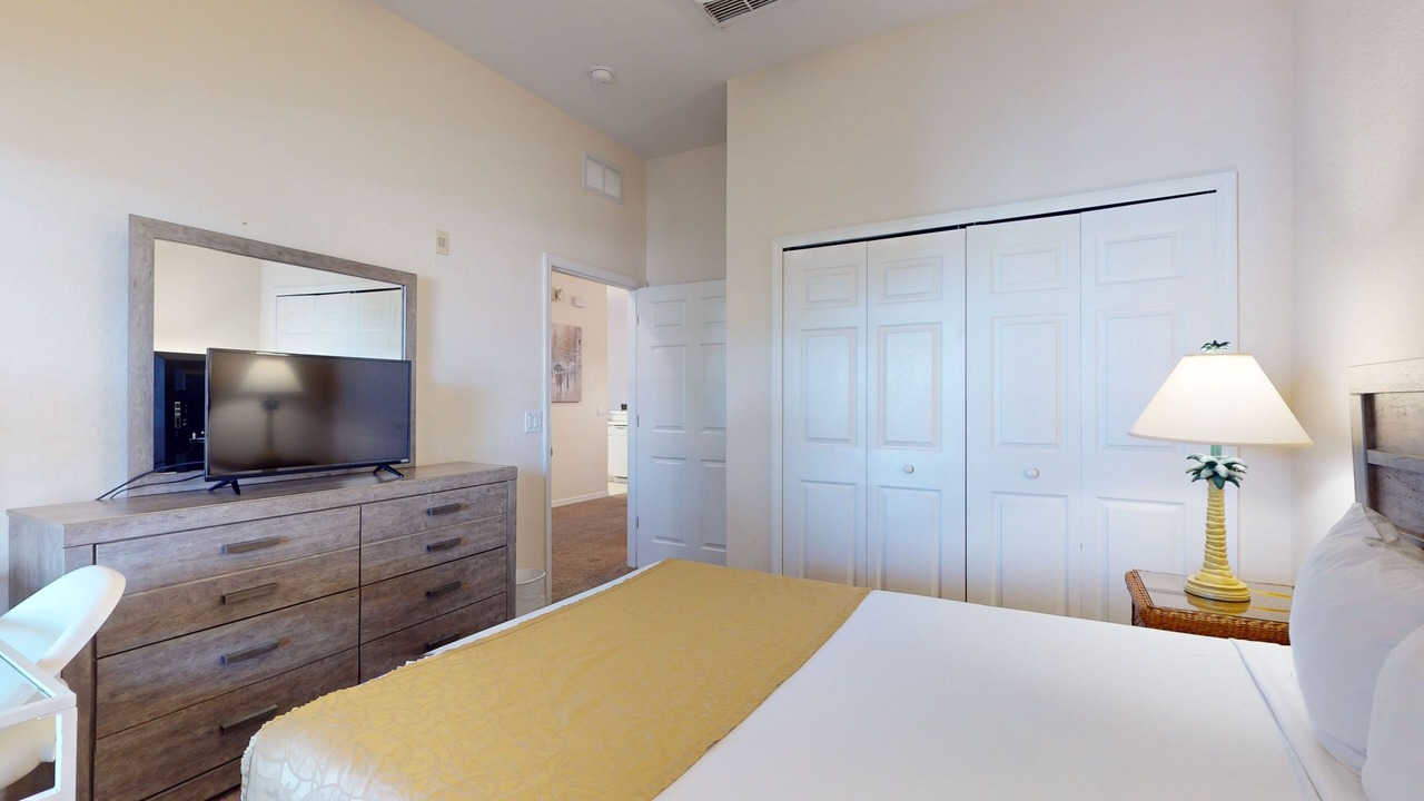 Photo of Bedroom in Bahama Bay