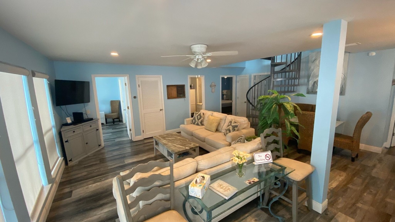 Photo of Livingroom in Crescent Beach