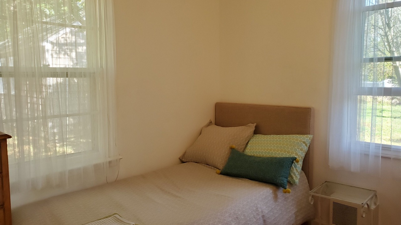 Photo of Bedroom in Aquebogue