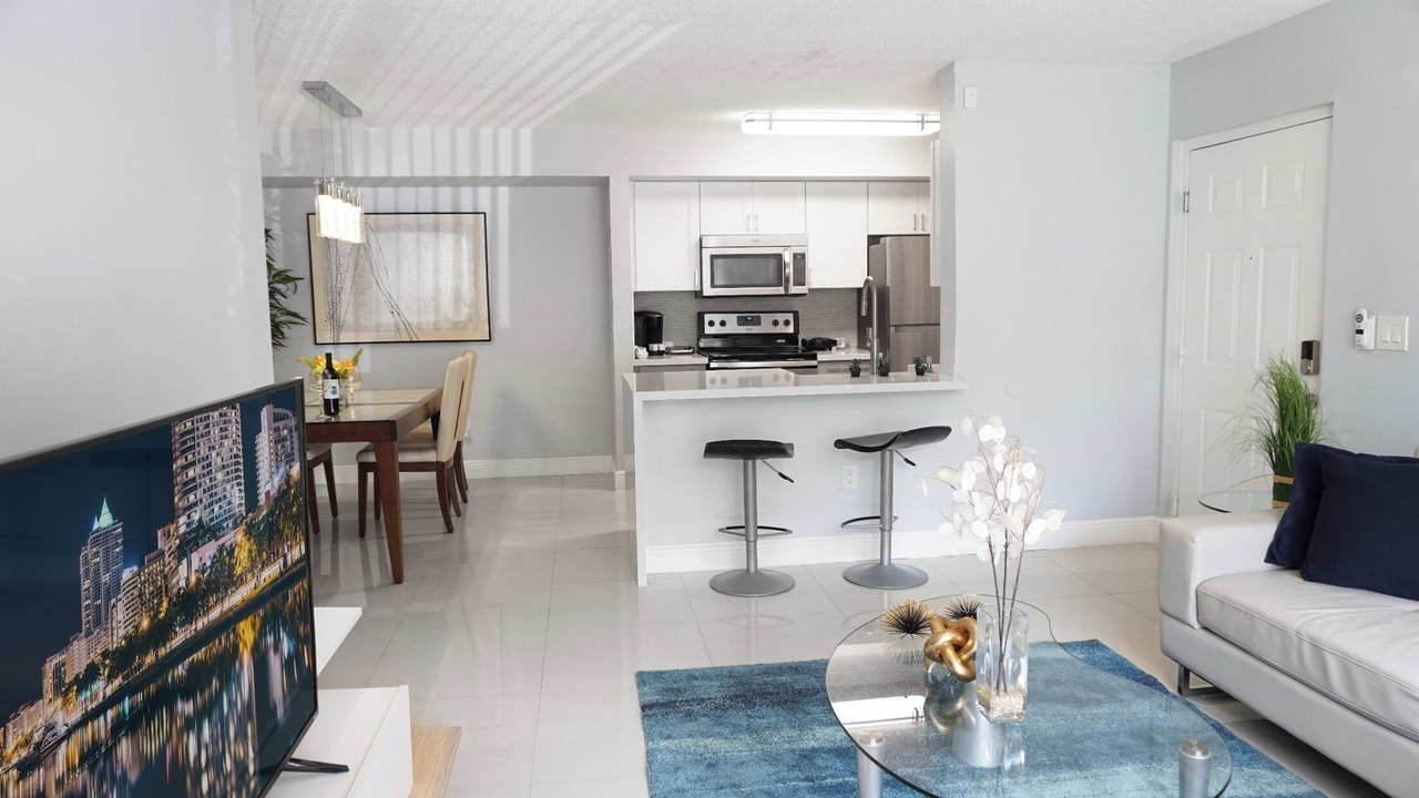 Photo of Livingroom in Pembroke Pines