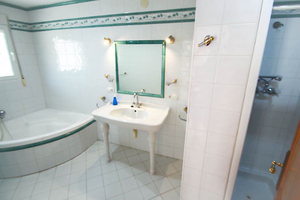 Photo of Bathroom in Benimeit