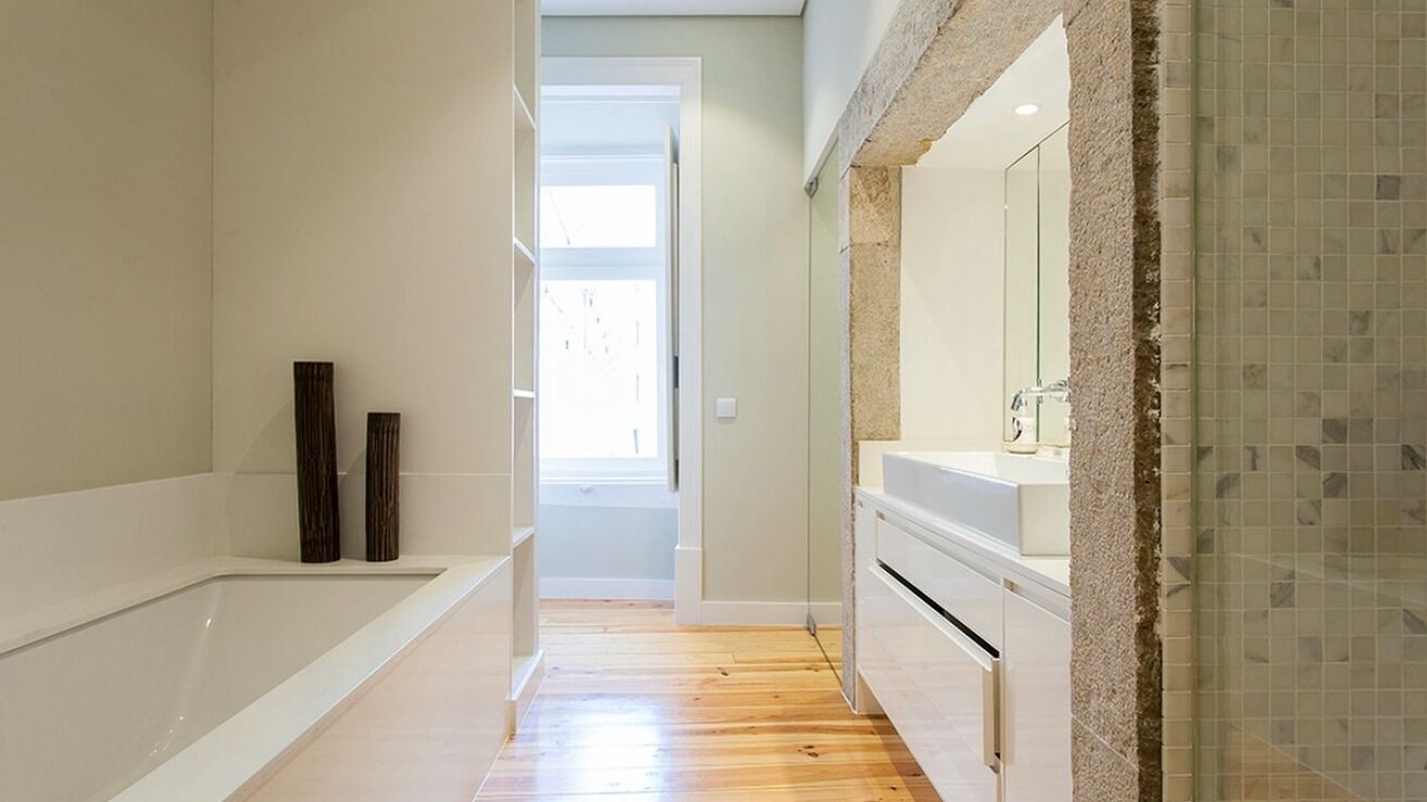 Photo of Bathroom in Baixa