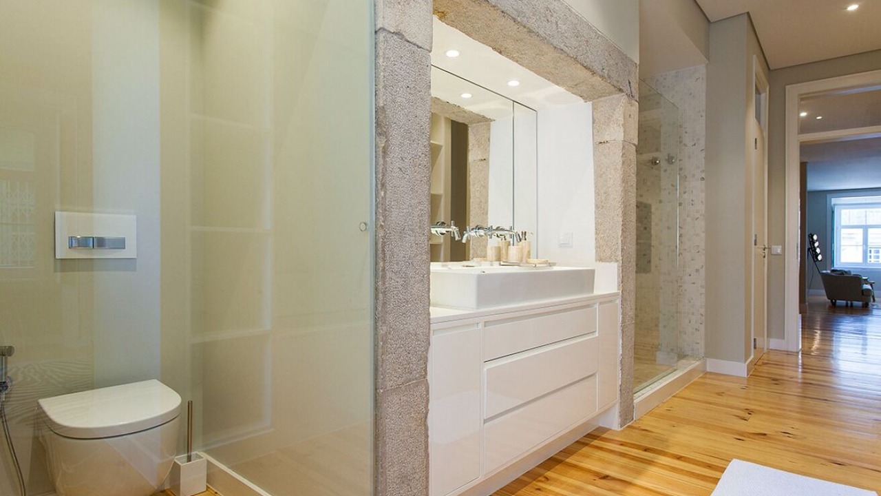 Photo of Bathroom in Baixa