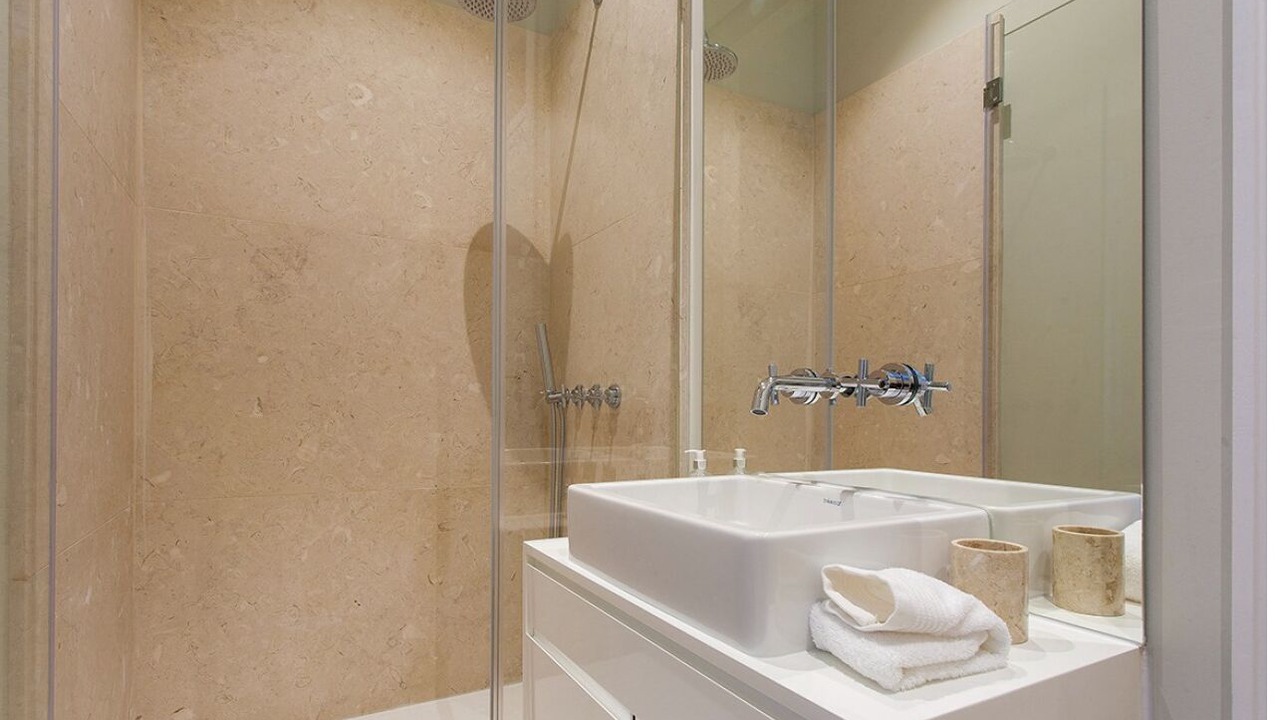 Photo of Bathroom in Baixa